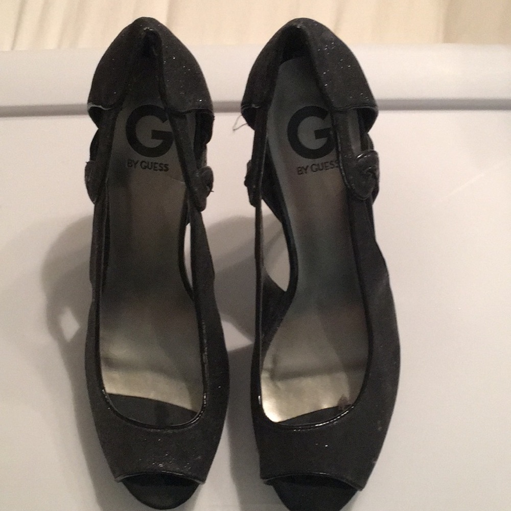 Black wedge
